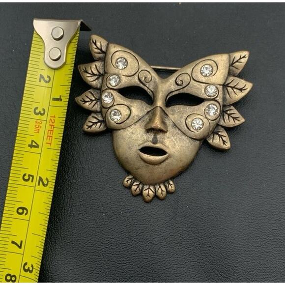 Vintage Masquerade Mask Lady Brooch Gold Mardi gras Large Rhinestone Pin - Picture 4 of 4